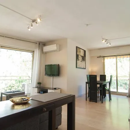 Elegant W/2 Terraces/mins To & Shops Apartmán