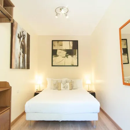 Elegant W/2 Terraces/mins To & Shops Apartmán *