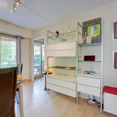 Διαμέρισμα Elegant W/2 Terraces/mins To & Shops *