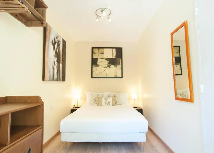 Elegant W/2 Terraces/mins To & Shops Διαμέρισμα *